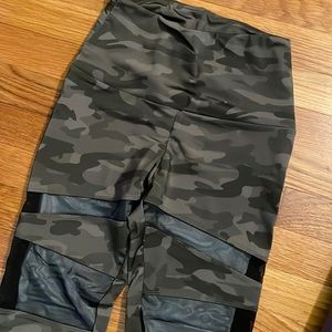 Onzie Camo Leggings